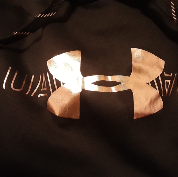 Under armour sweatshirt - Picture 3 of 4